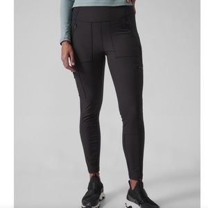 ATHLETA HEADLANDS HYBRID CARGO II TIGHT
LEGGING